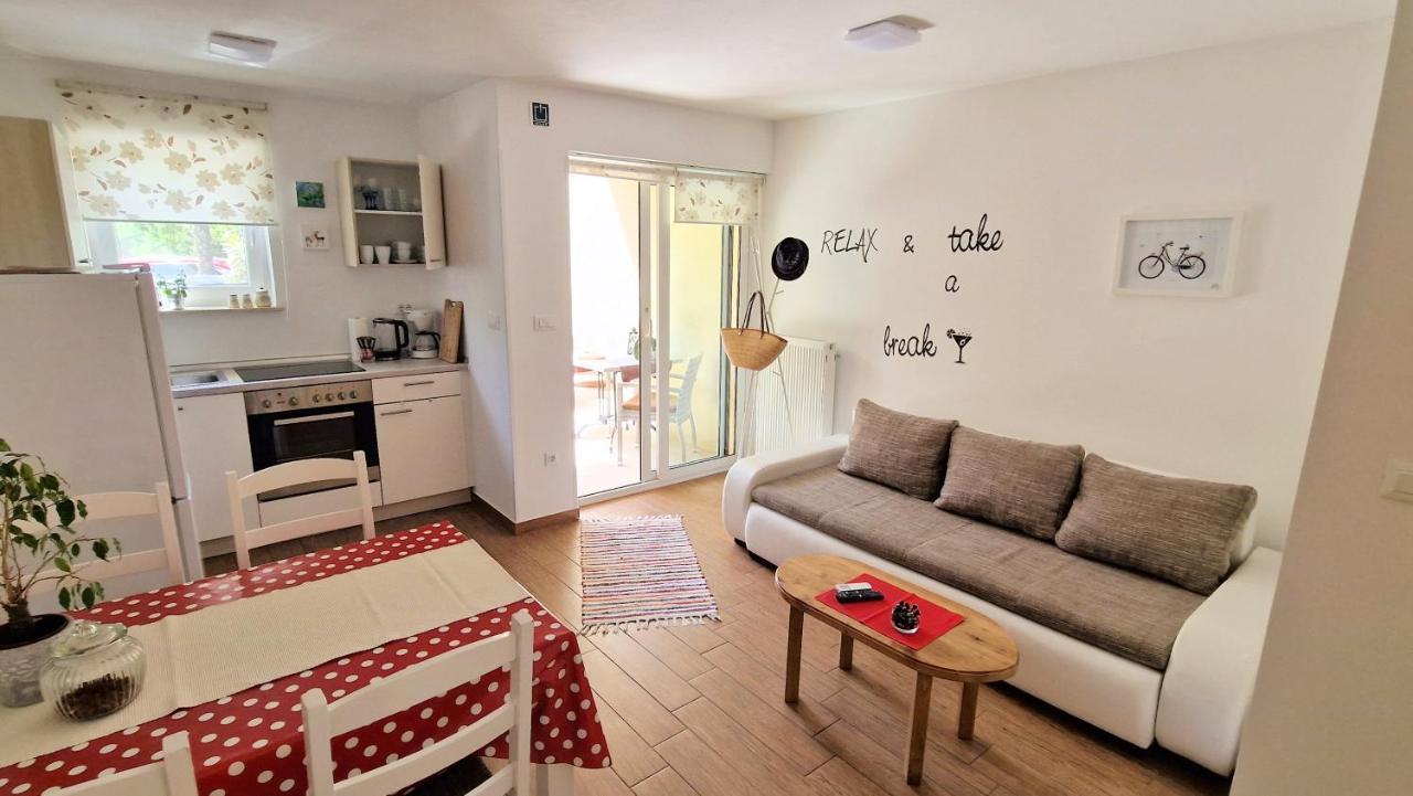 Apartment Pipo Krk Town Eksteriør billede