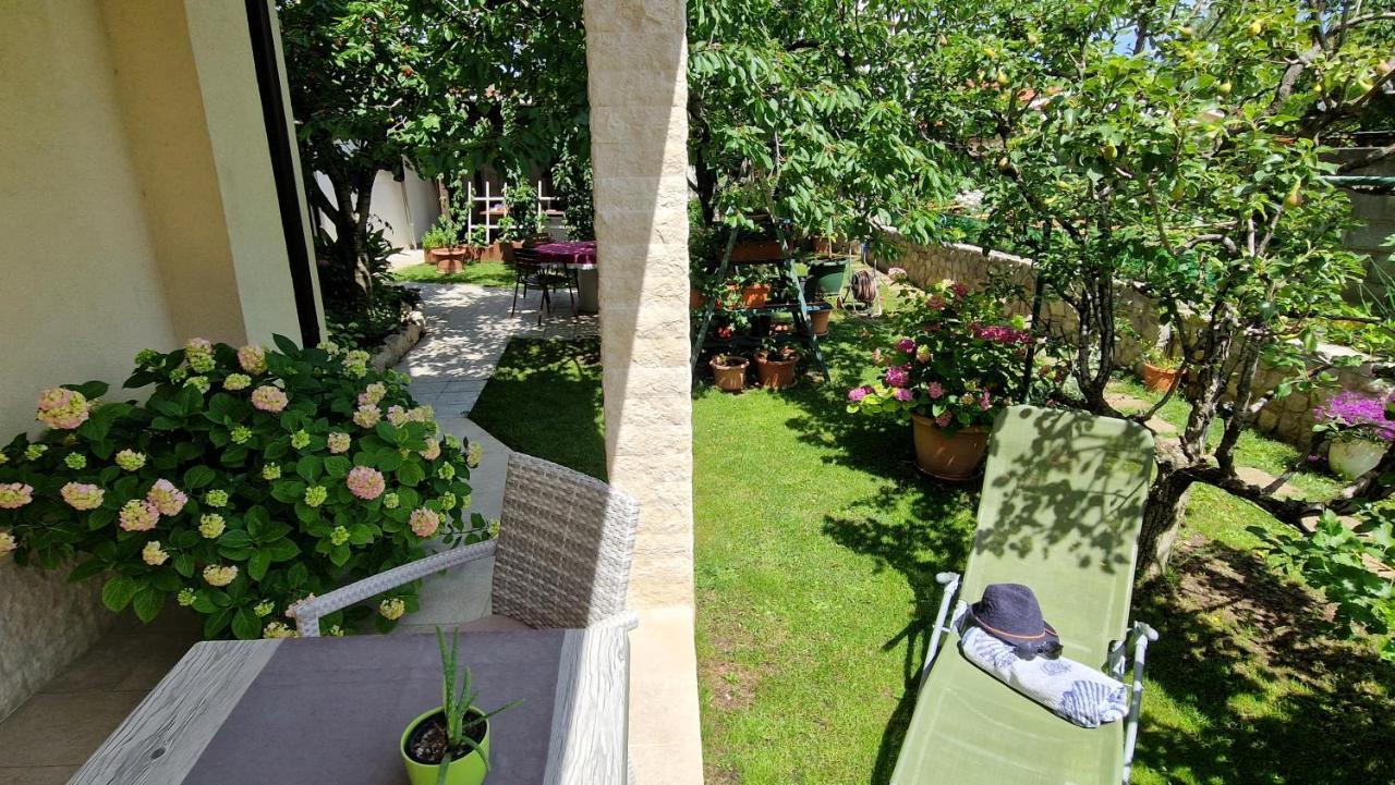 Apartment Pipo Krk Town Eksteriør billede