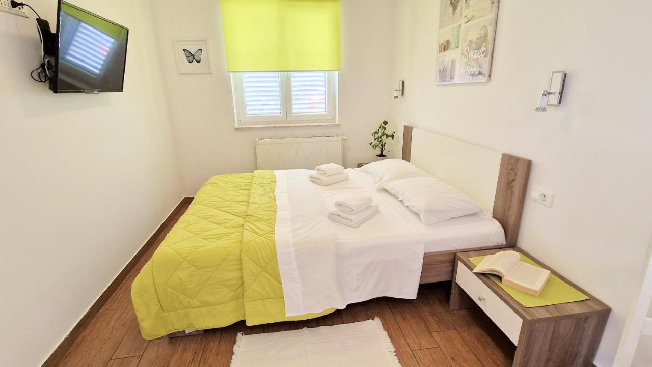 Apartment Pipo Krk Town Eksteriør billede